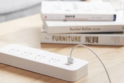 Удлинитель Xiaomi Mi Power Strip 4 розетки + 3 USB (MJSWSKCXB-01QM)